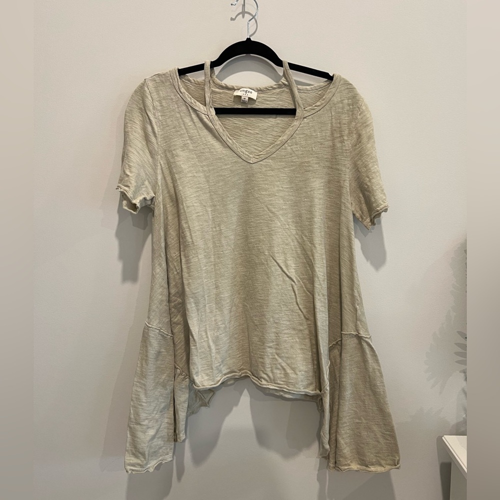 Boutique shirt with flared sides